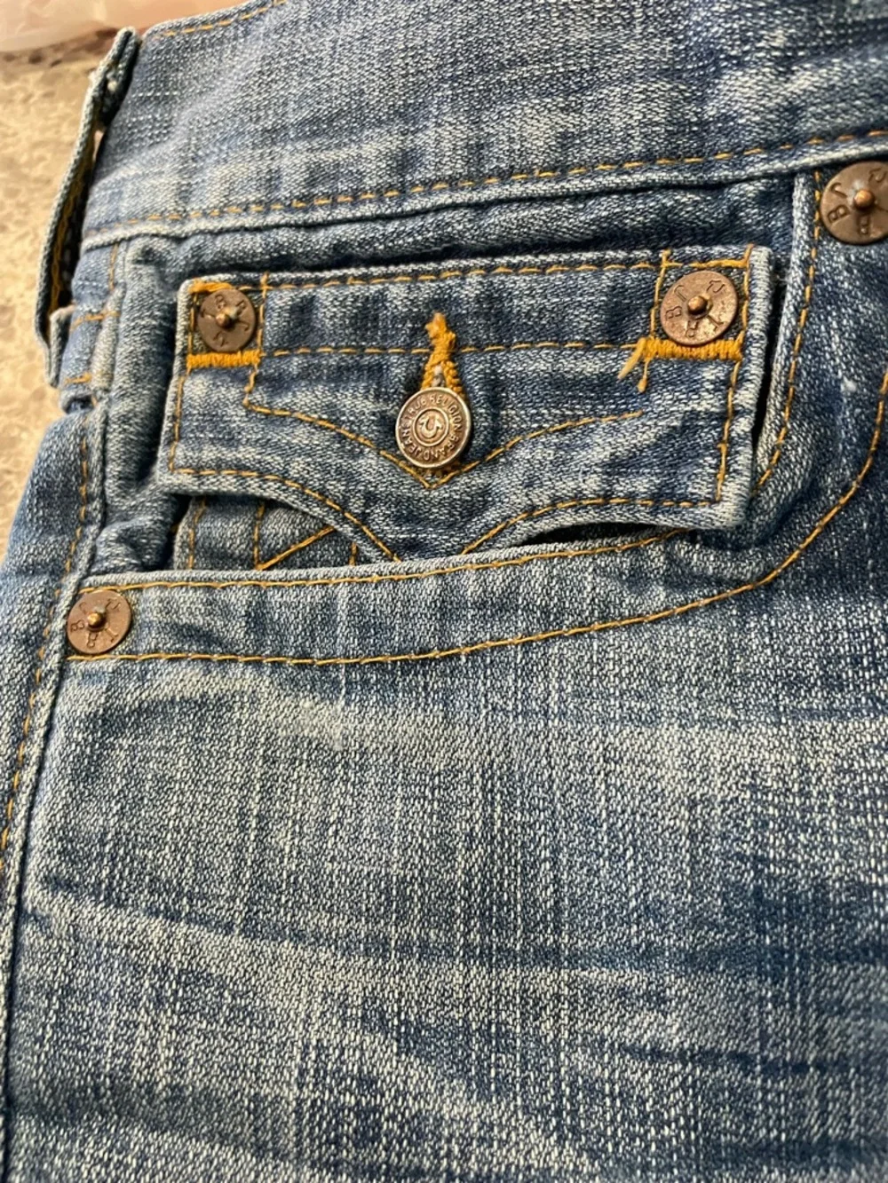 Vintage True Religion World Tour RICKY Medium wash slightly distressed jeans 34